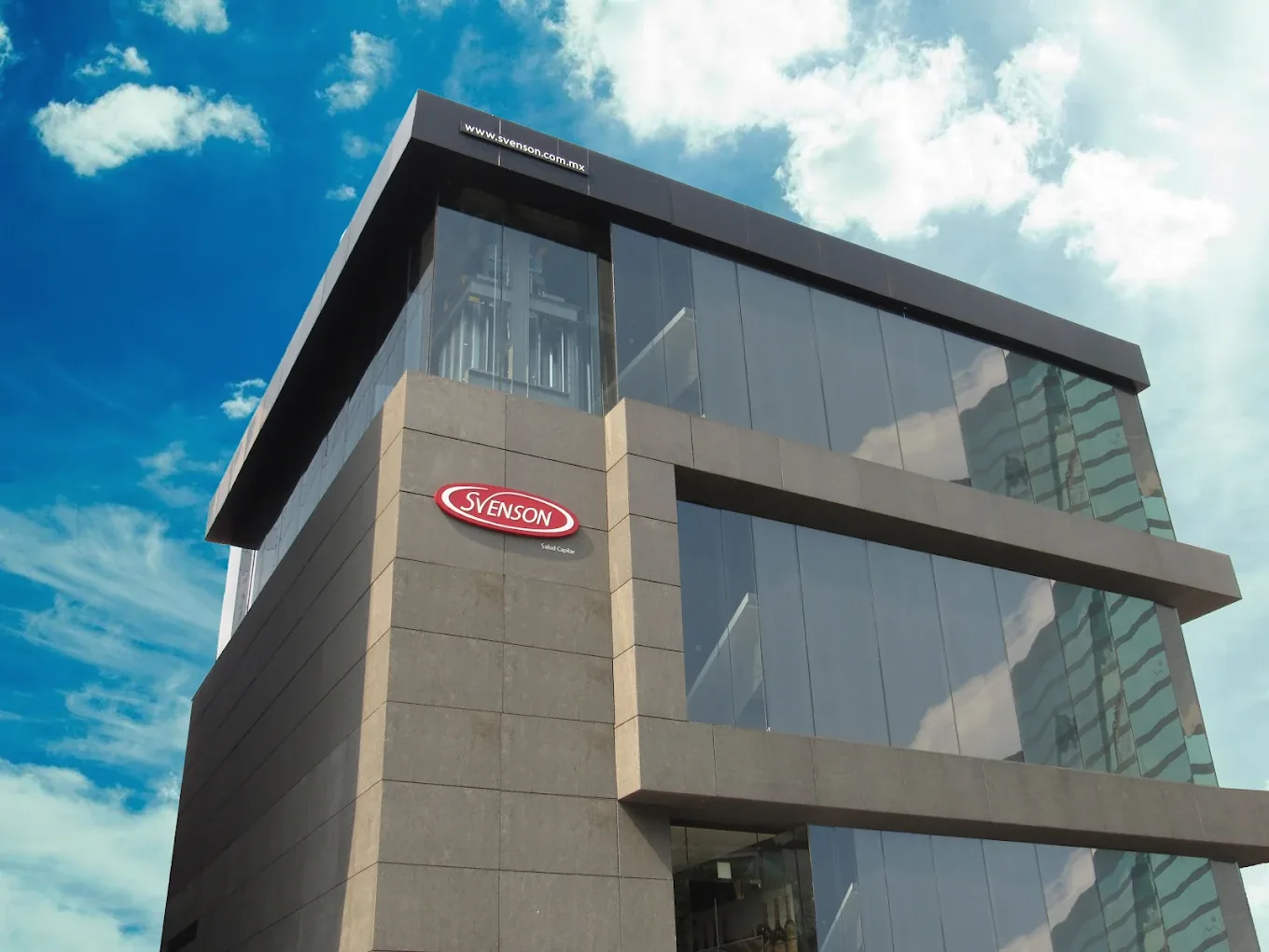 Edificio de Volcán 150, en Lomas de Chapultepec, donde está Svenson Lomas / Polanco